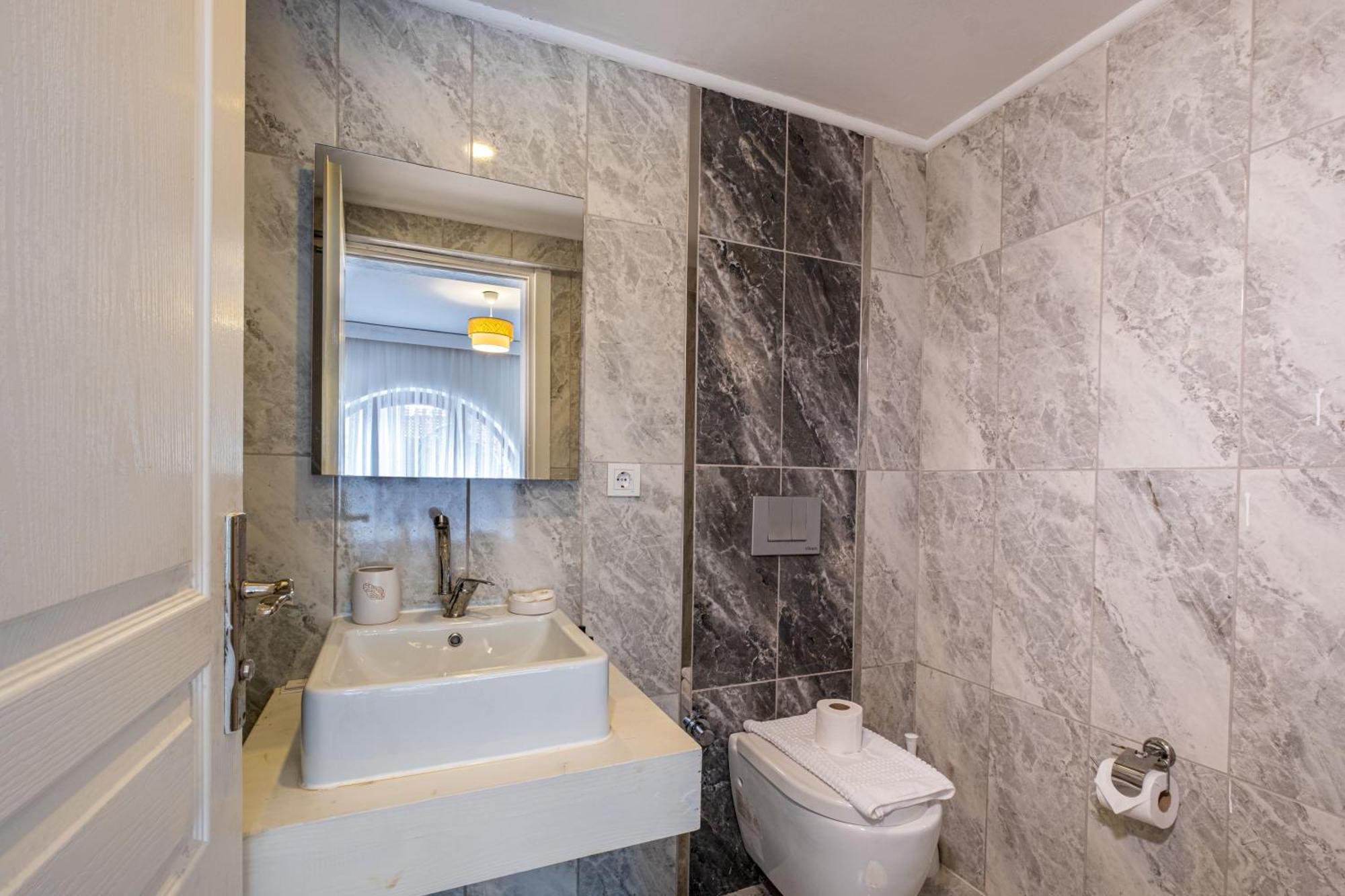 Himm Hotel Kas Bagian luar foto