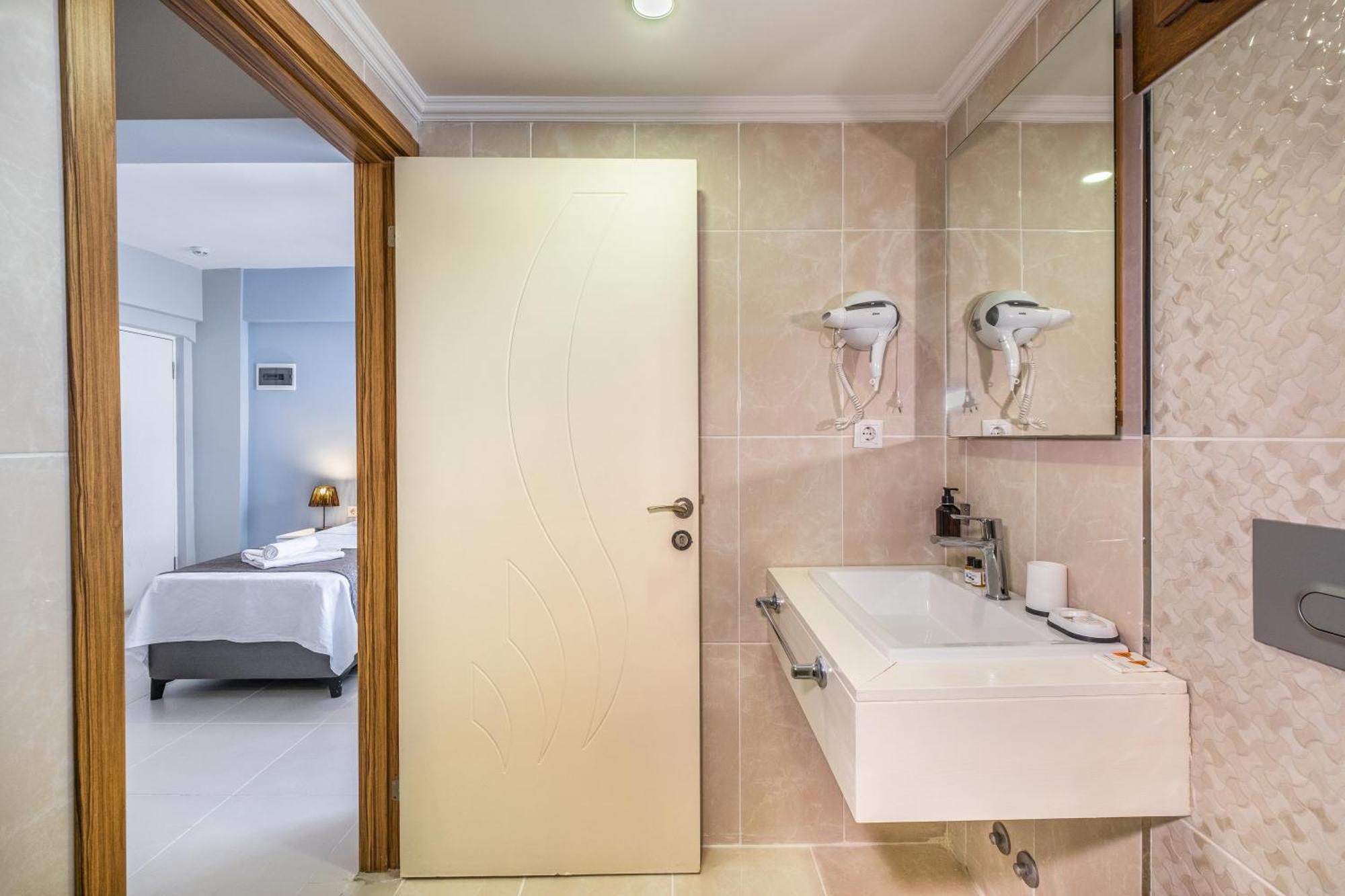 Himm Hotel Kas Bagian luar foto